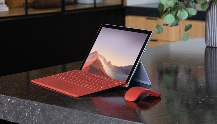 Microsoft проектирует обложку с солнечной батареей для планшетов Surface