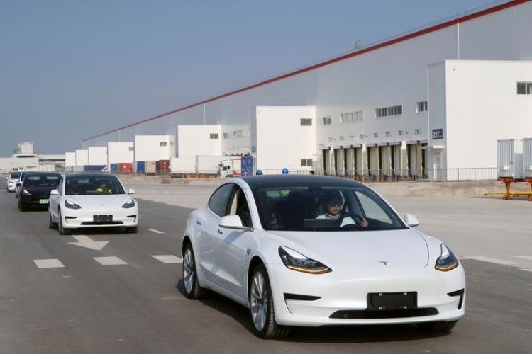 Tesla установила новый рекорд по поставкам электромобилей