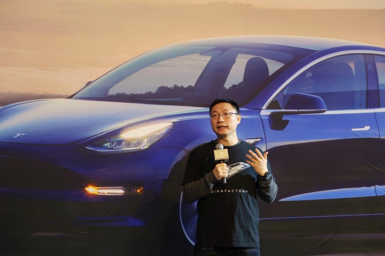 Первые произведённые в Китае автомобили Tesla Model 3 вручены покупателям
