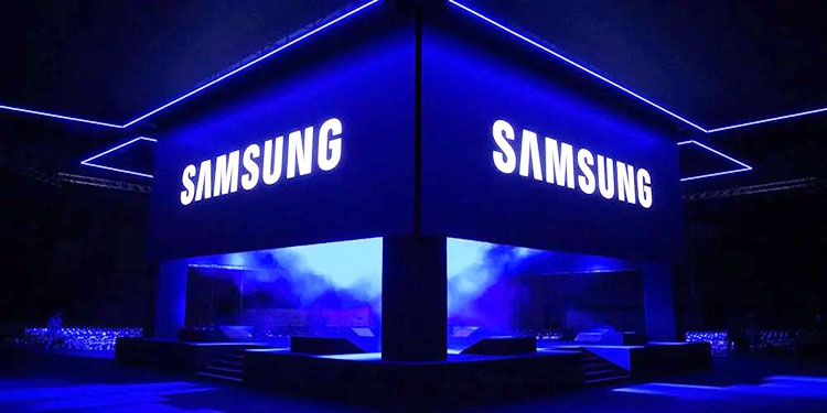 Samsung за закрытыми дверьми показала прототип 13,3 ноутбука с раздвижным экраном