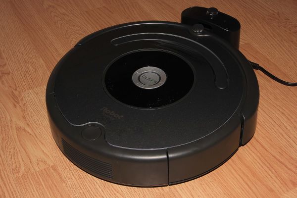 Обзор умного пылесоса iRobot Roomba 676