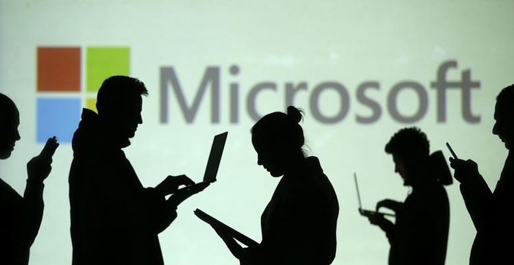 Microsoft размышляет над новыми очками дополненной реальности
