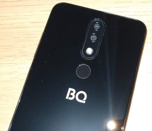 BQ Aurora SE – стильный имиджевый смартфон дешевле 8000 рублей