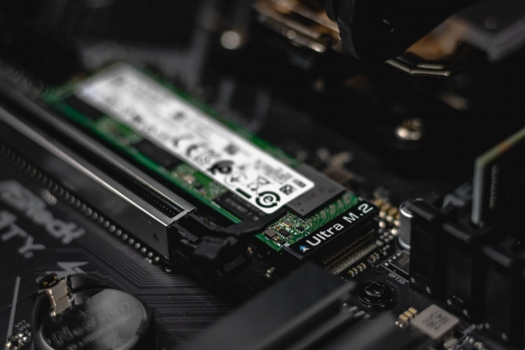SSD накопитель Adata XPG Sage с PCIe 4.0 поддерживает скорость чтения более 7000 Мбайт/с