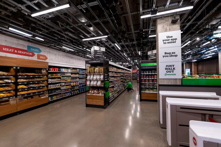Amazon открыла полноценный супермаркет без касс