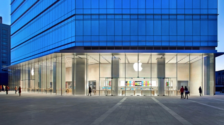 Apple вновь открыла магазины в Пекине, но с проверкой температуры посетителей