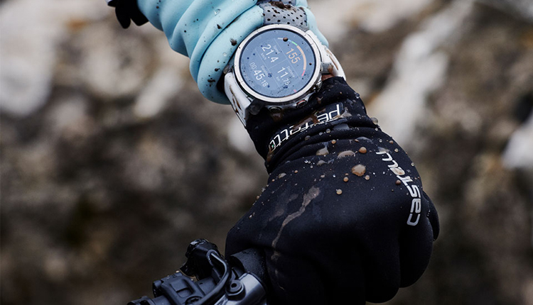 Смарт часы Polar Grit X для спортсменов оснащены датчиком ЧСС и приёмником GPS