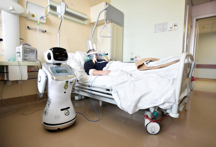 Роботы помогают врачам Италии уберечься от коронавируса