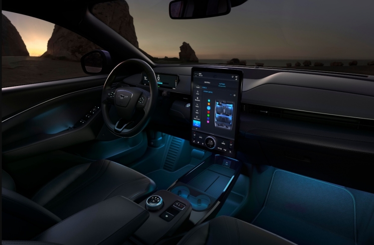 Анонсирован электрокар Ford Mustang Mach E премиум класса — конкурент Tesla Model